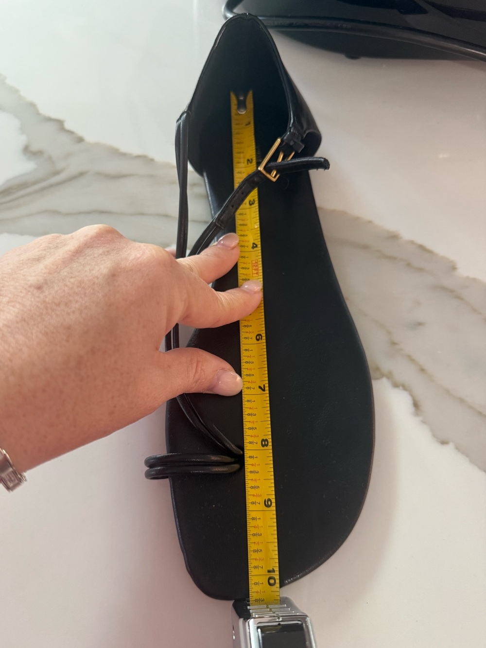 FLAT SANDALS WITH KNOTTED TOE STRAP | Black | Size 8 - Picture 7 of 7
